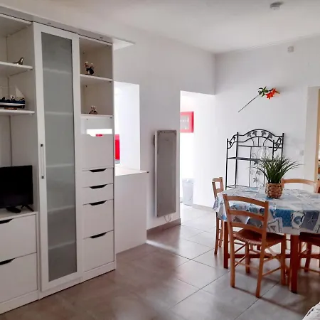 T2 à Près Du Centre Et De La Avec Parking Et Terrasse - Fr-1-319-465 Appartement Arcachon