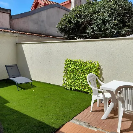 T2 A Pres Du Centre Et De La Avec Parking Et Terrasse - Fr-1-319-465 Apartment